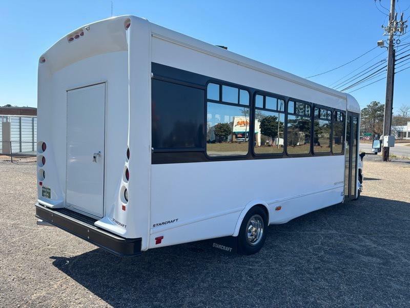 2017 Ford Econoline Image 4