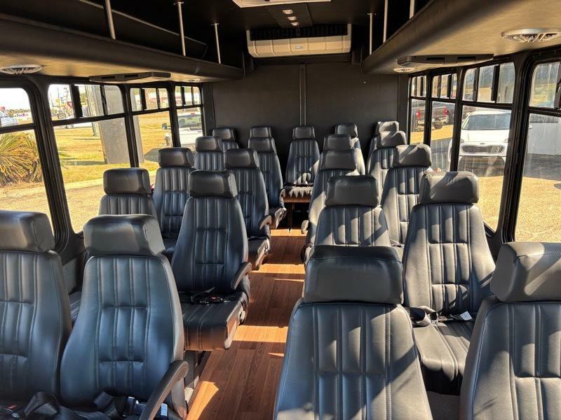 2017 Ford Econoline Image 10