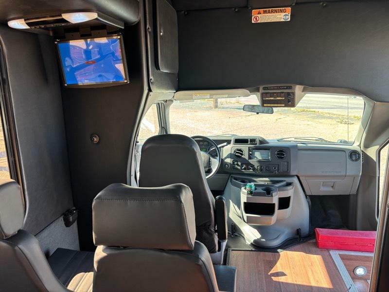 2017 Ford Econoline Image 12