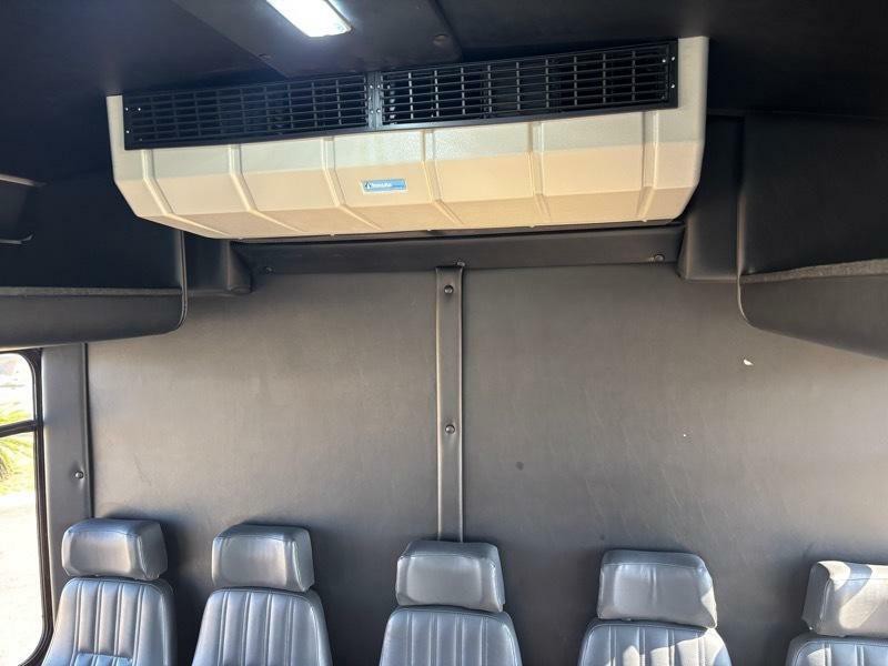 2017 Ford Econoline Image 14