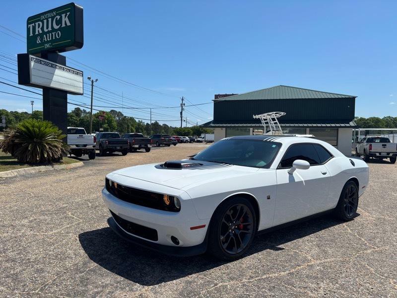2022 Dodge Challenger Image 1