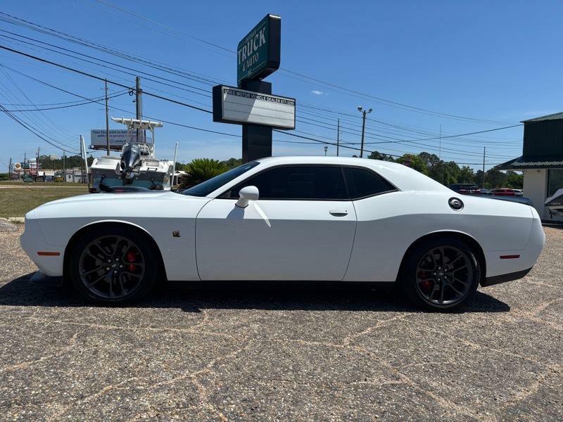2022 Dodge Challenger Image 2