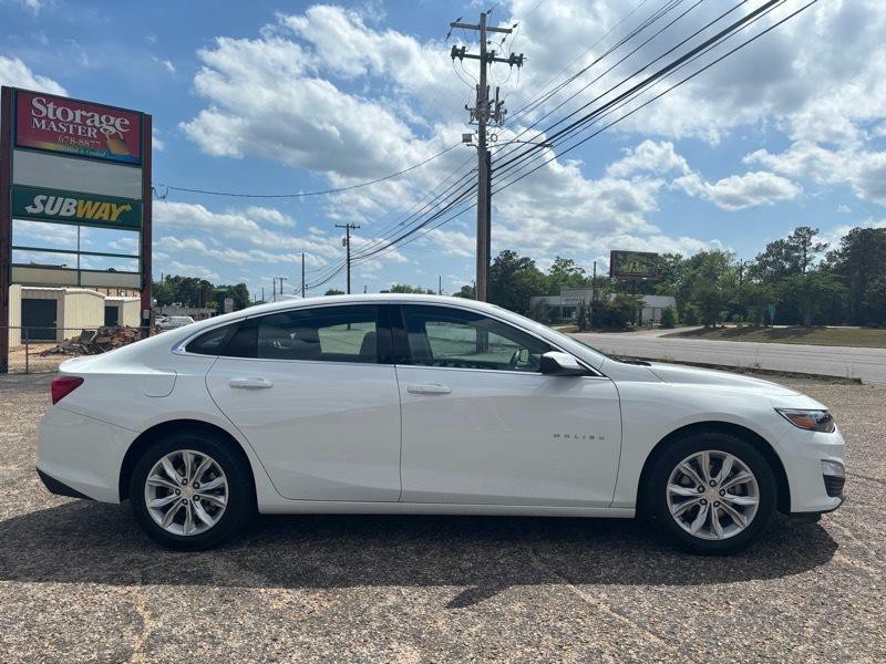 2023 Chevrolet Malibu Image 3