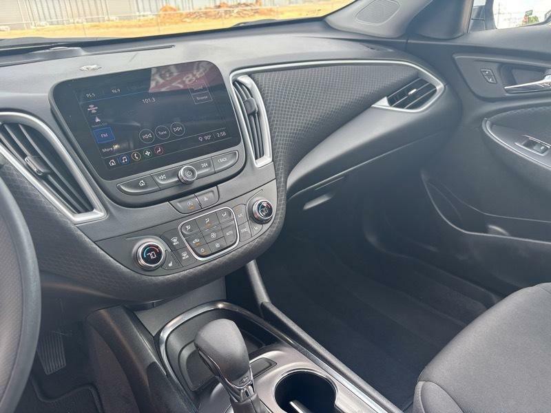 2023 Chevrolet Malibu Image 7