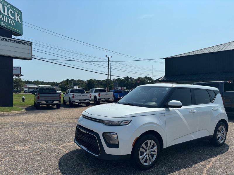 2022 Kia Soul Image 1