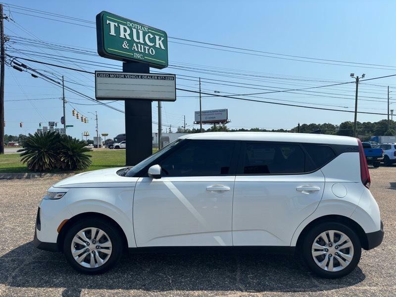 2022 Kia Soul Image 2