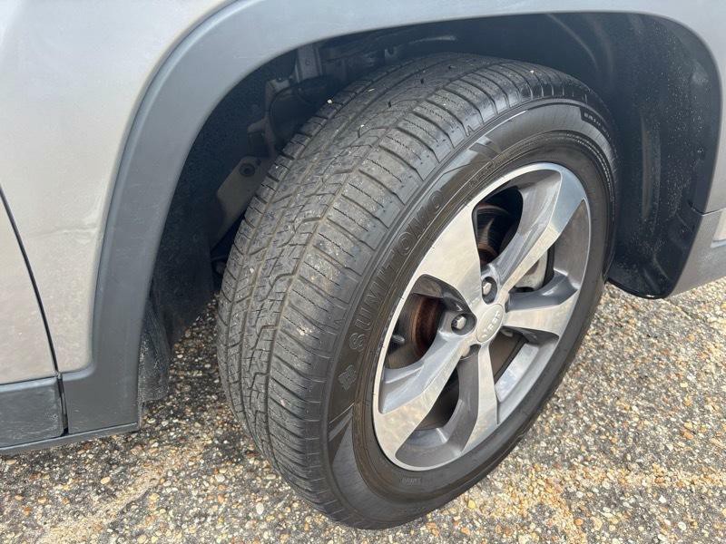 2019 Jeep Cherokee Image 18