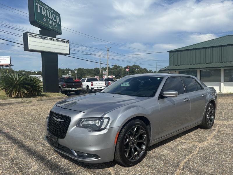 2016 Chrysler 300 Image 1