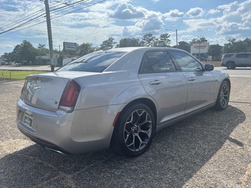 2016 Chrysler 300 Image 5