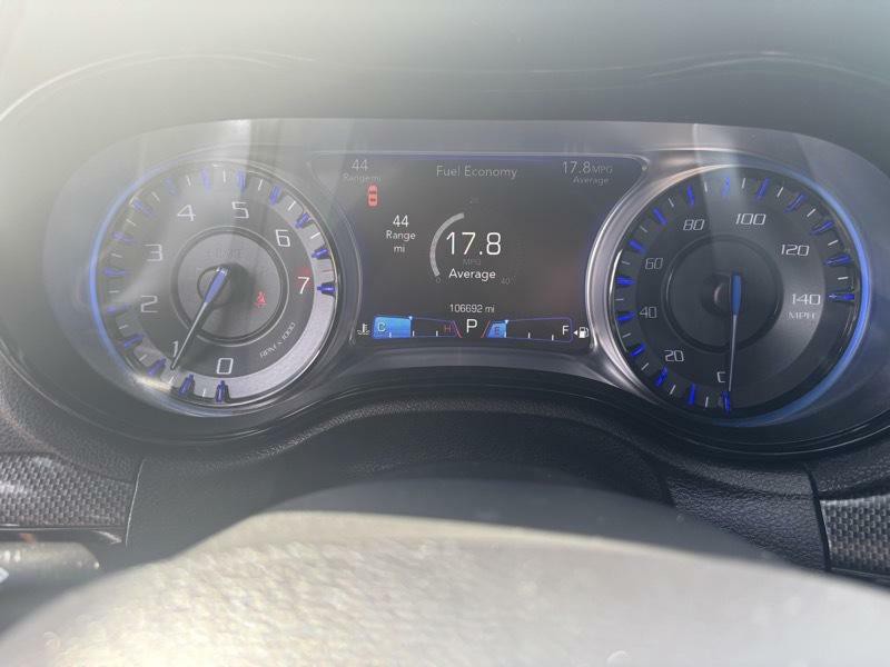 2016 Chrysler 300 Image 12