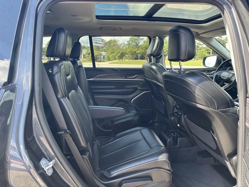 2022 Jeep Grand Cherokee Image 17