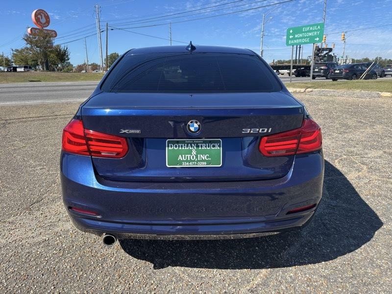 2018 BMW 3 Series Image 4