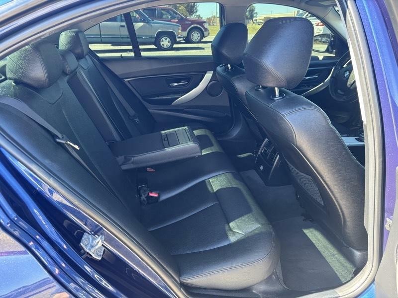 2018 BMW 3 Series Image 15