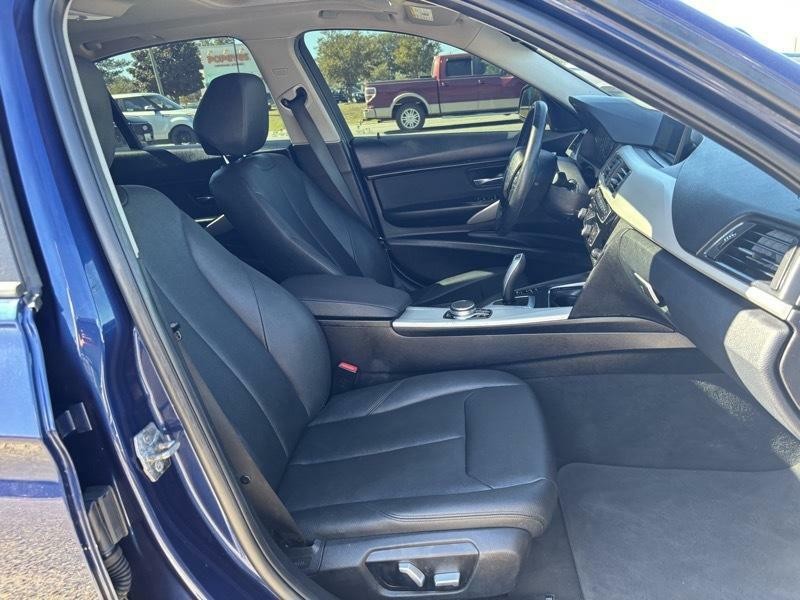2018 BMW 3 Series Image 16