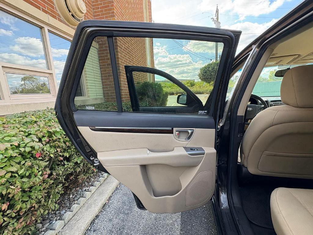 2011 Hyundai Santa Fe Image 18