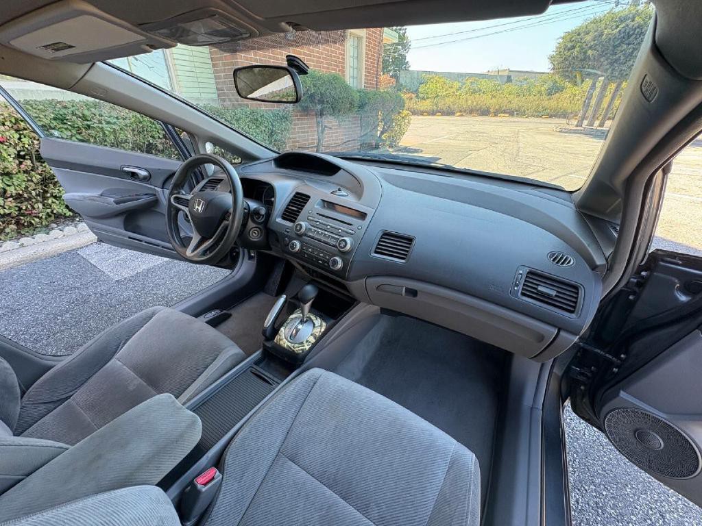 2011 Honda Civic Image 25