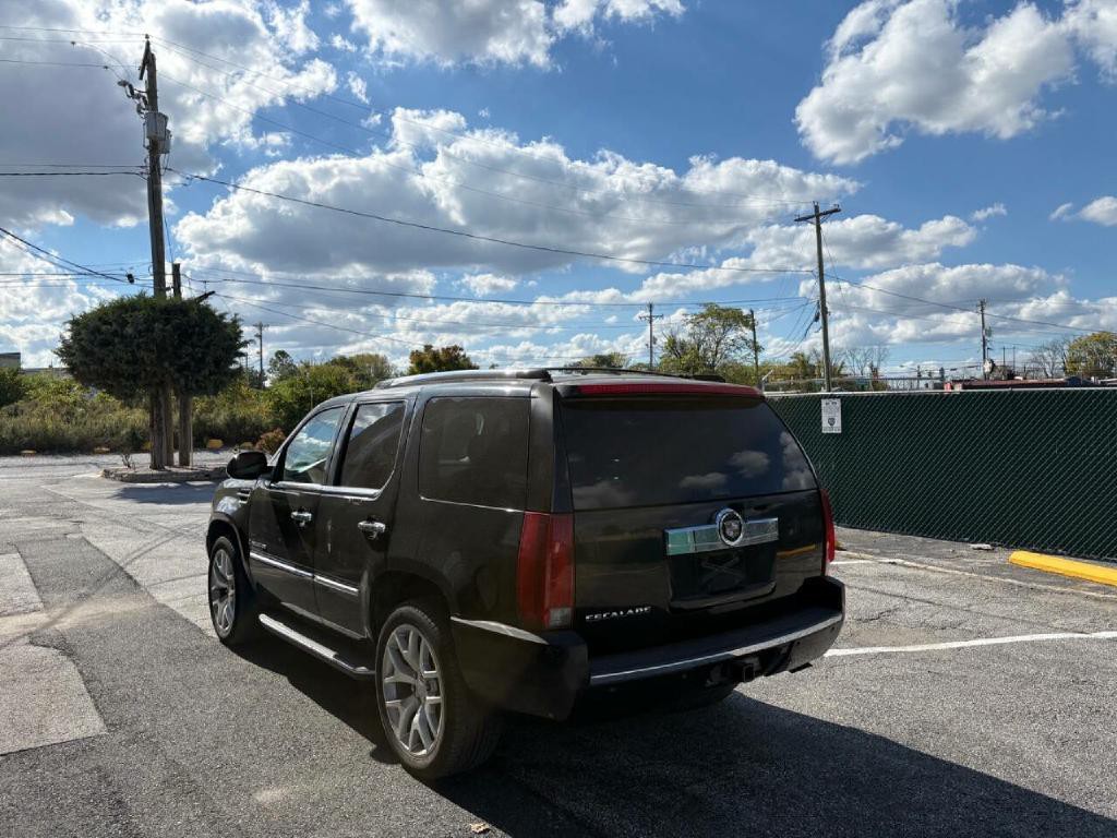 2007 Cadillac Escalade Image 5