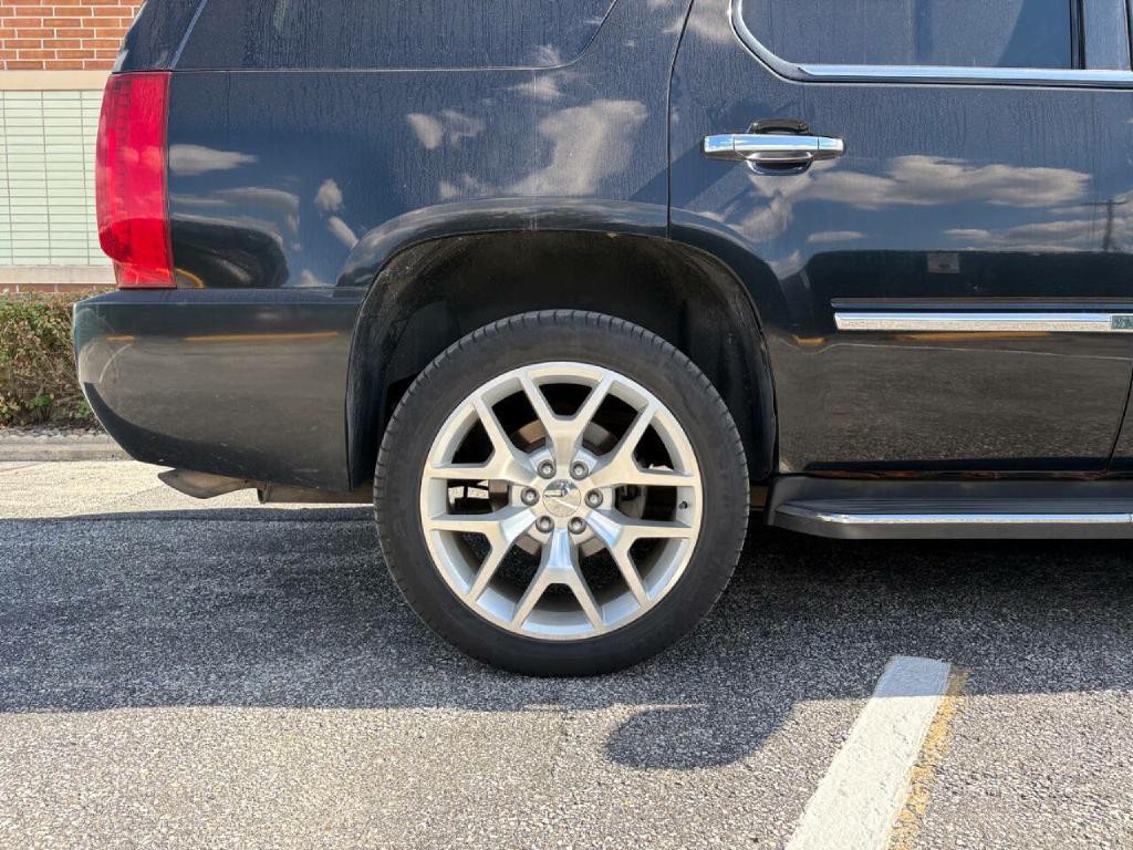 2007 Cadillac Escalade Image 12