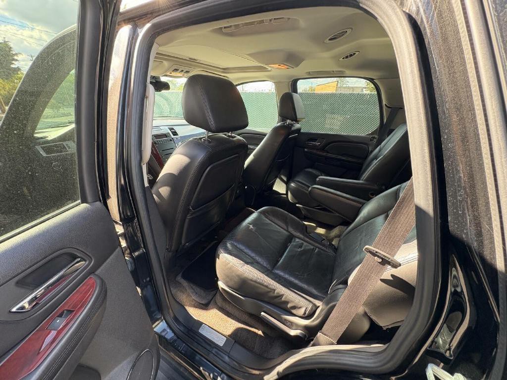 2007 Cadillac Escalade Image 17