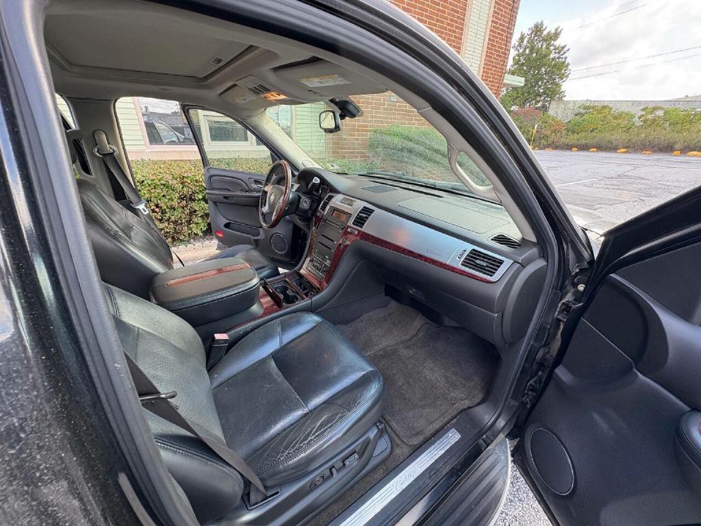 2007 Cadillac Escalade Image 27