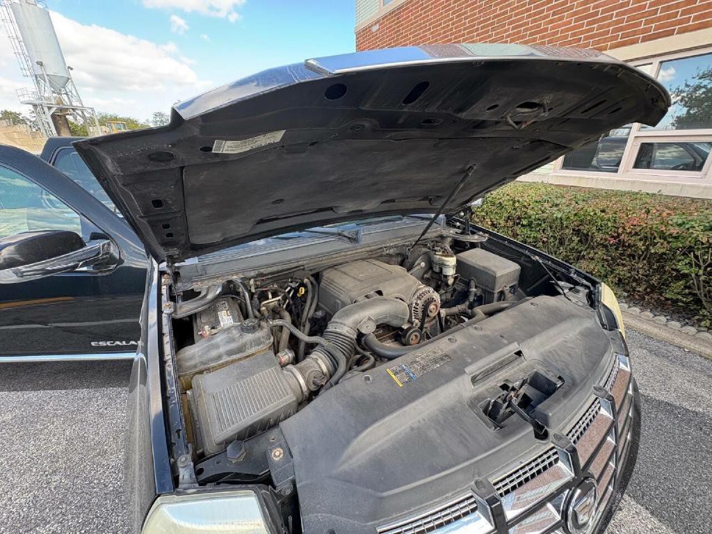 2007 Cadillac Escalade Image 35