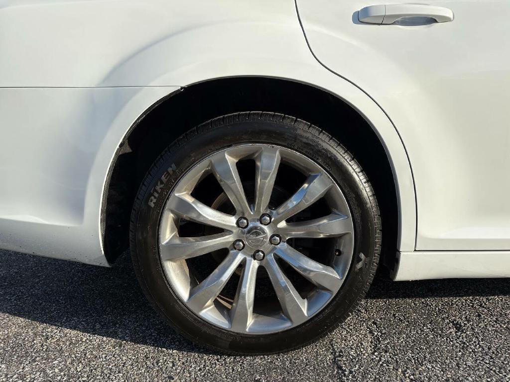 2014 Chrysler 300 Image 11