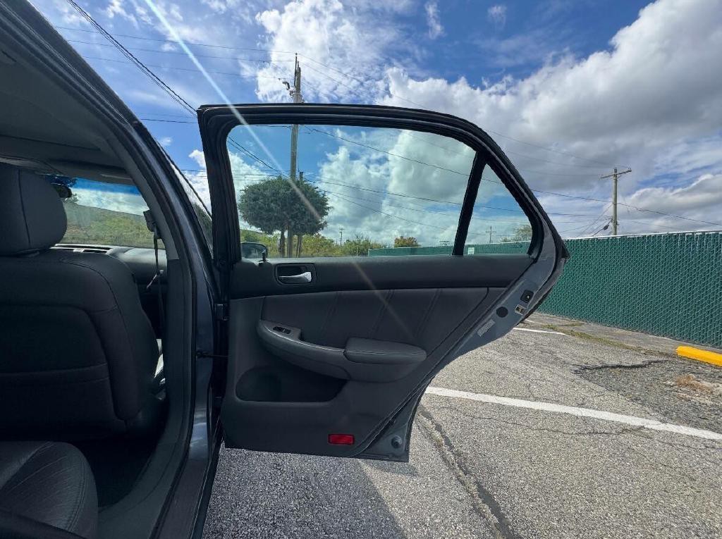 2007 Honda Accord Image 18