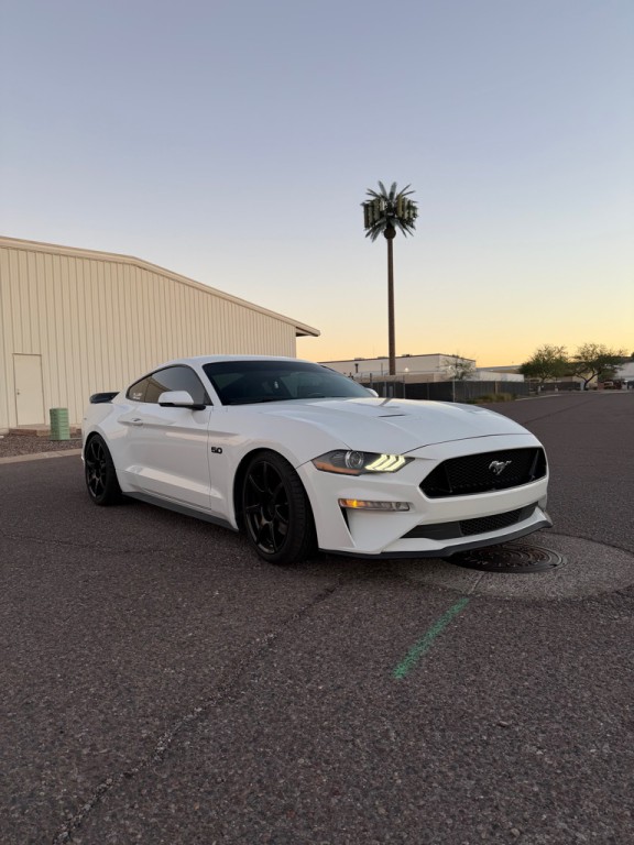 2019 Ford Mustang Image 2