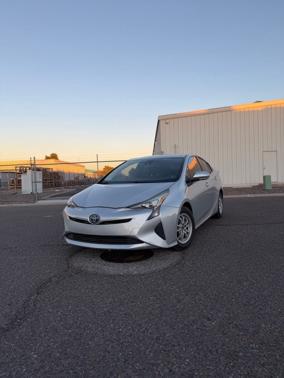2017 Toyota Prius Image 1