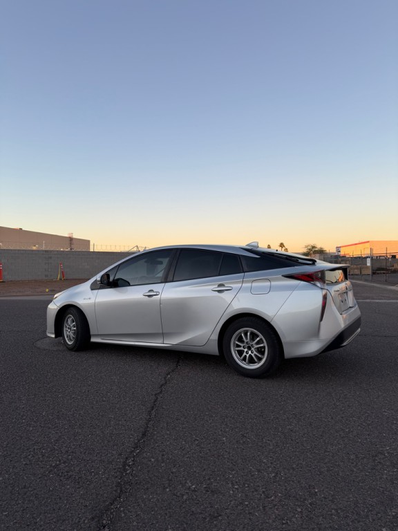 2017 Toyota Prius Image 6
