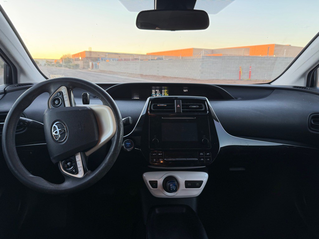 2017 Toyota Prius Image 8