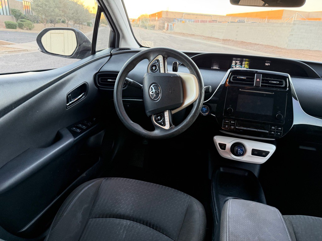 2017 Toyota Prius Image 9