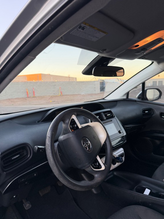 2017 Toyota Prius Image 10