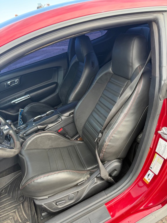 2017 Ford Mustang Image 8