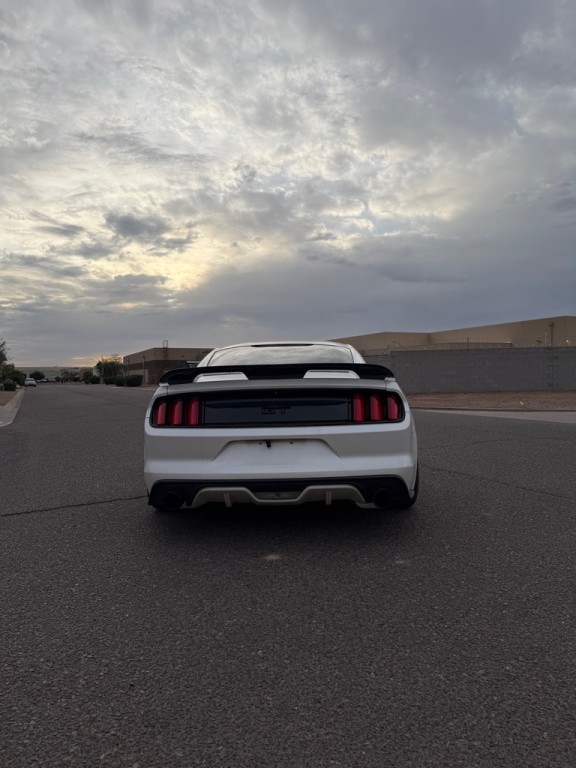 2017 Ford Mustang Image 4