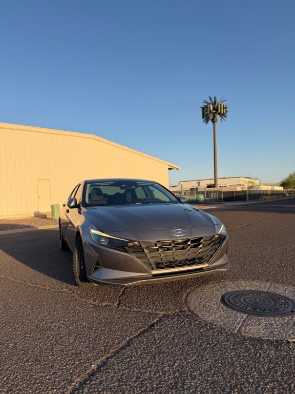 2023 Hyundai Elantra Image 2