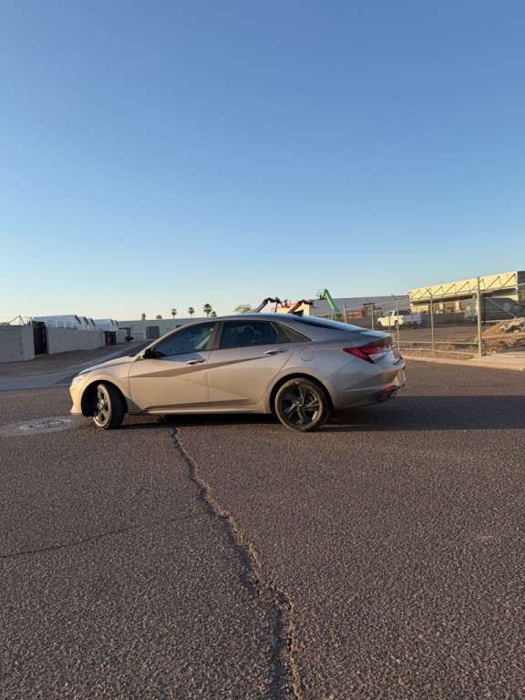 2023 Hyundai Elantra Image 5