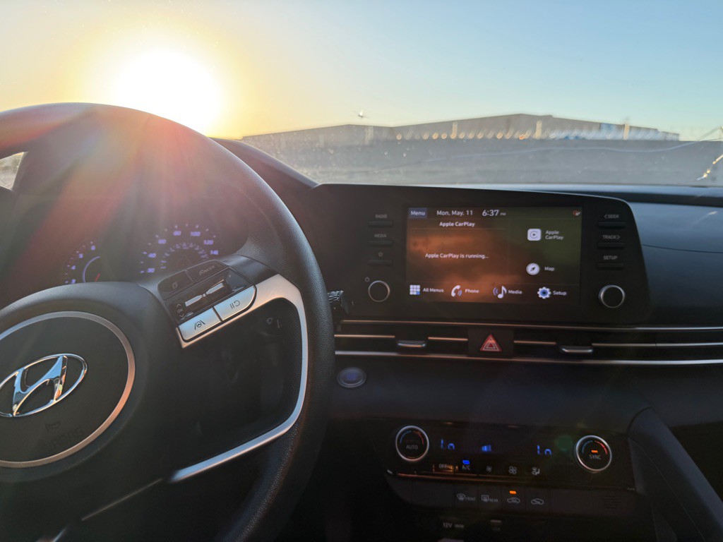 2023 Hyundai Elantra Image 8