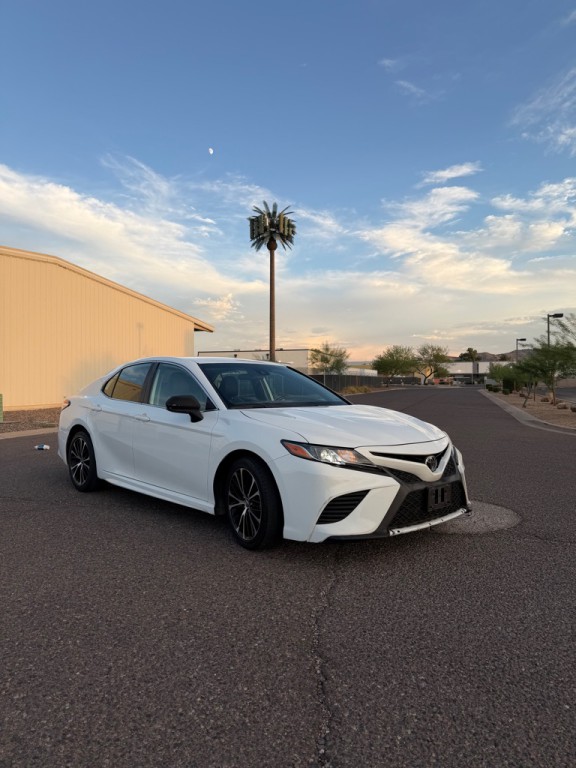 2020 Toyota Camry Image 2