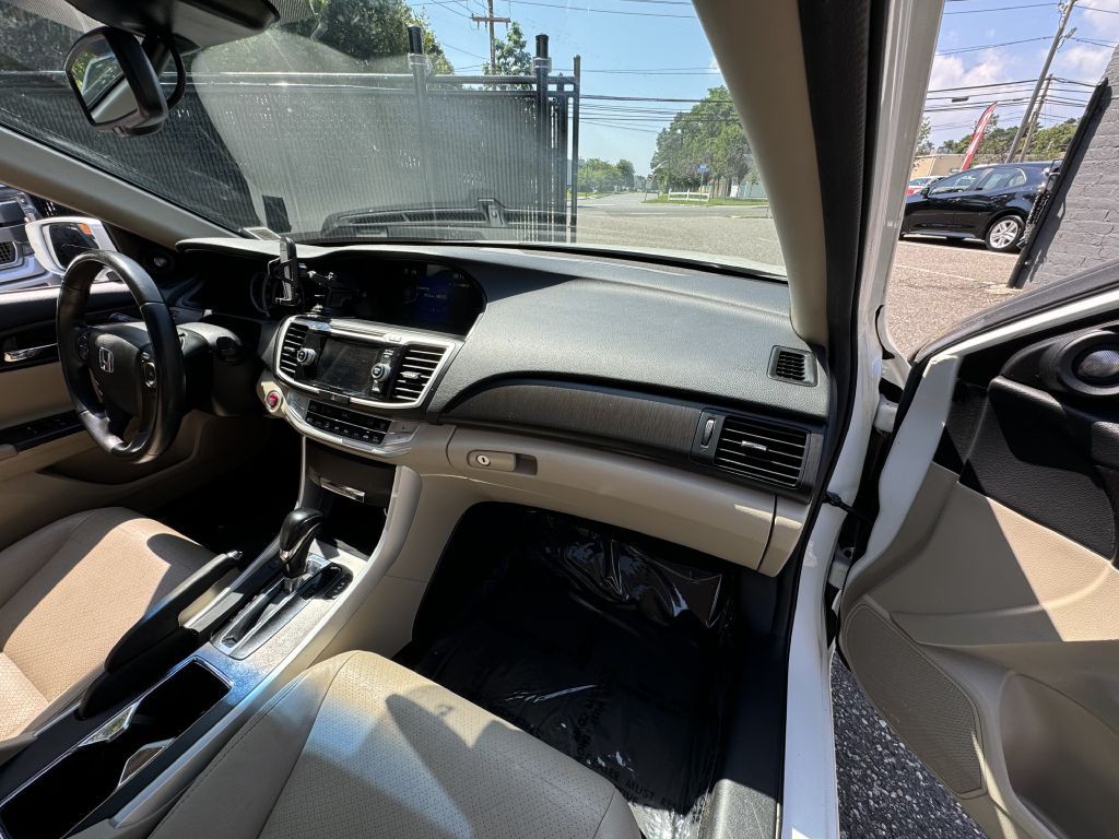 2013 Honda Accord Image 16