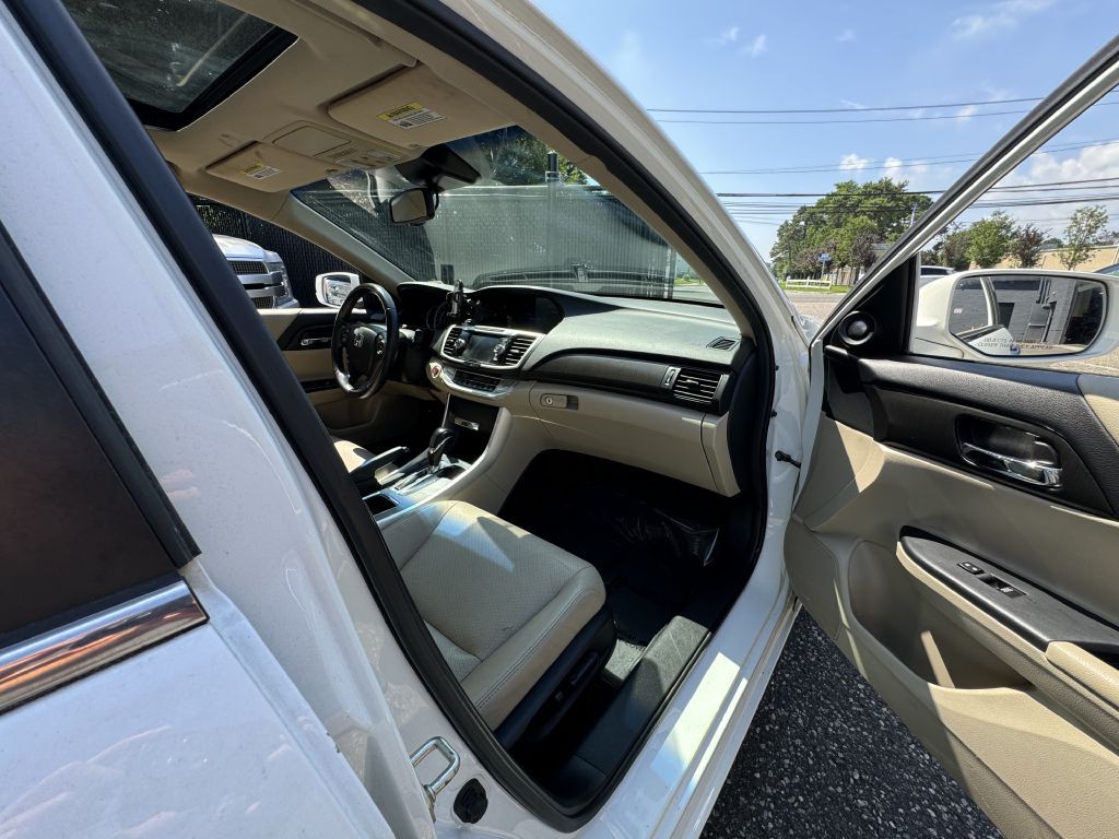 2013 Honda Accord Image 17