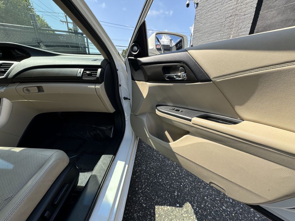 2013 Honda Accord Image 19