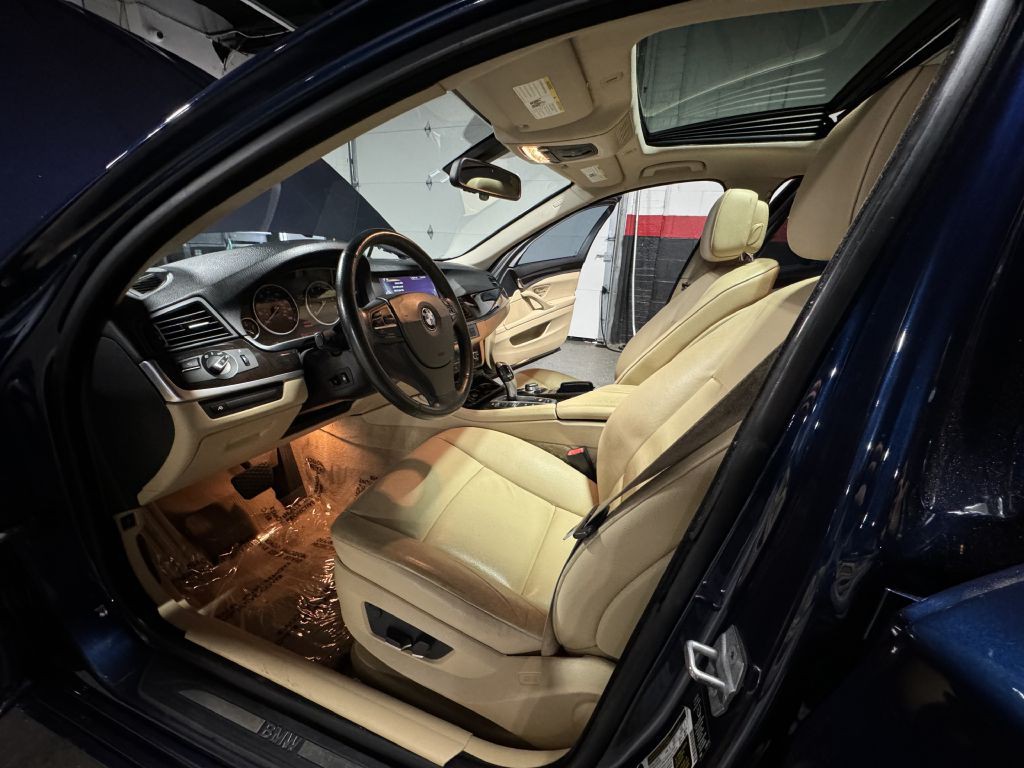 2013 BMW 5 Series Image 11