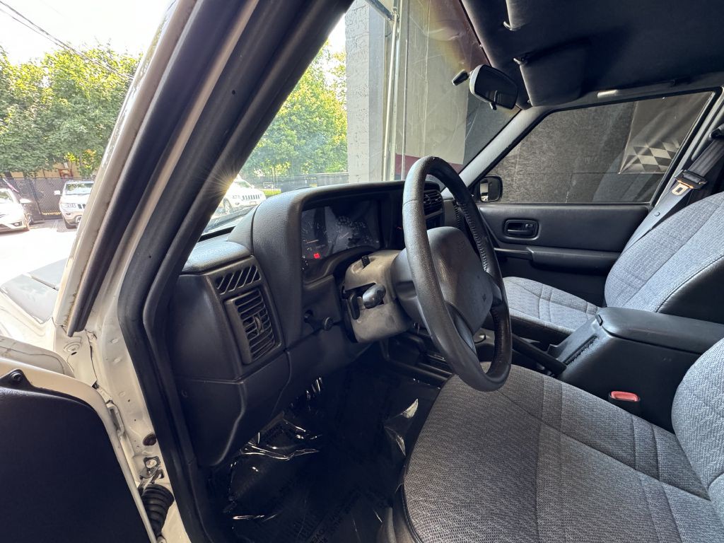 2001 Jeep Cherokee Image 14