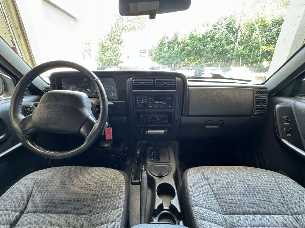 2001 Jeep Cherokee Image 21