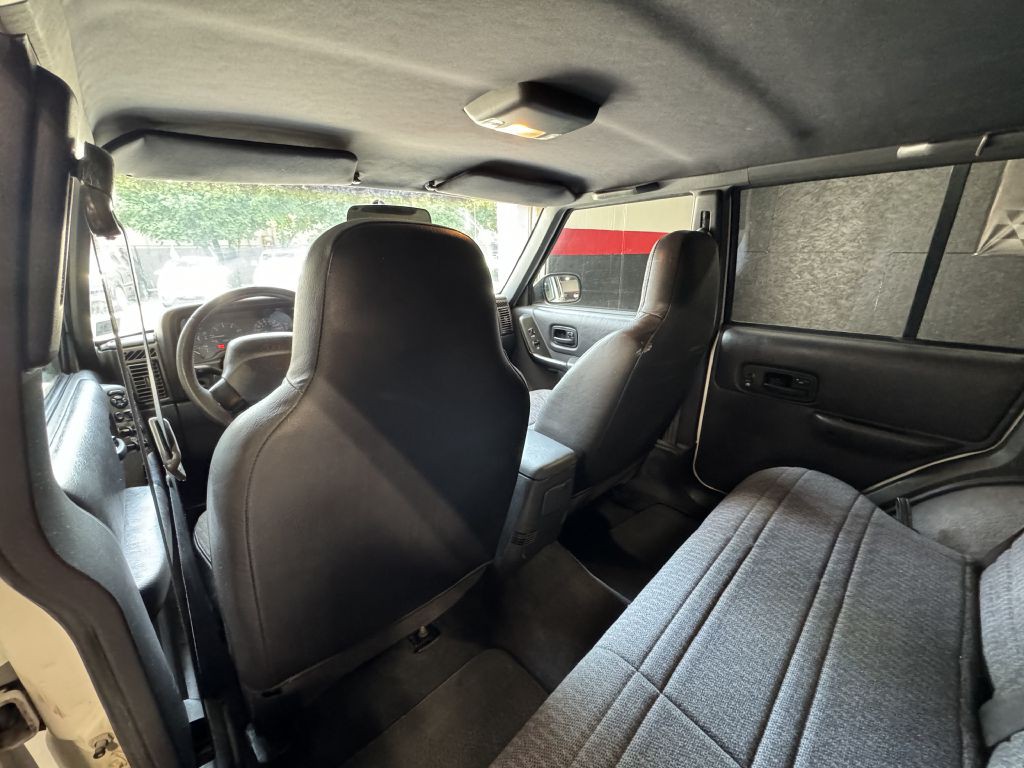 2001 Jeep Cherokee Image 29