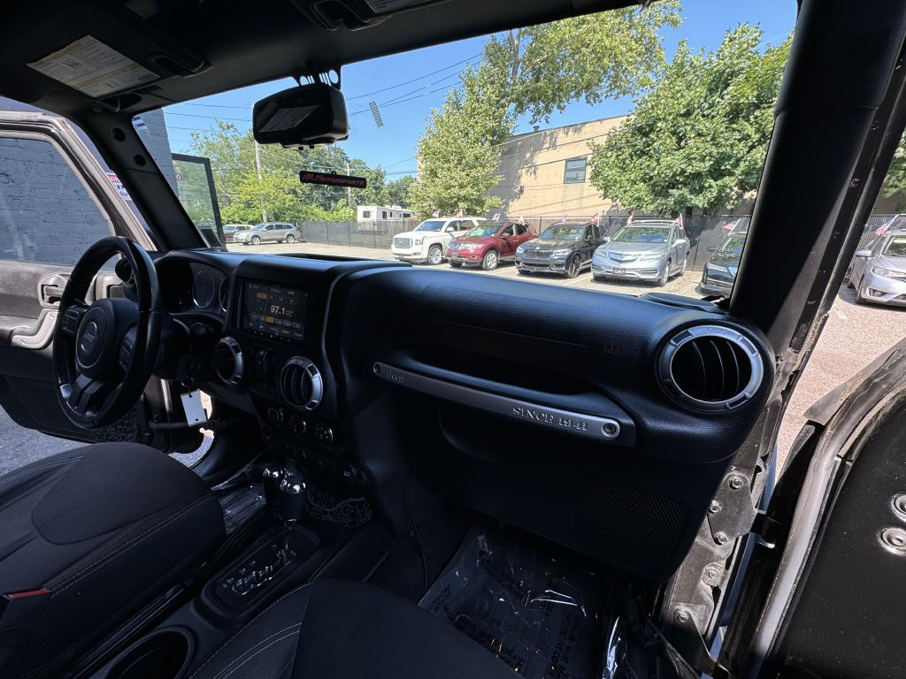 2015 Jeep Wrangler Unlimited Image 16