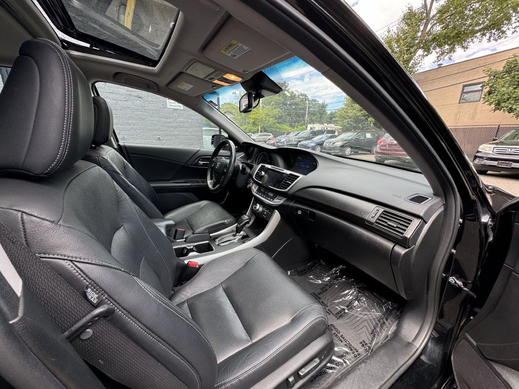 2015 Honda Accord Image 17
