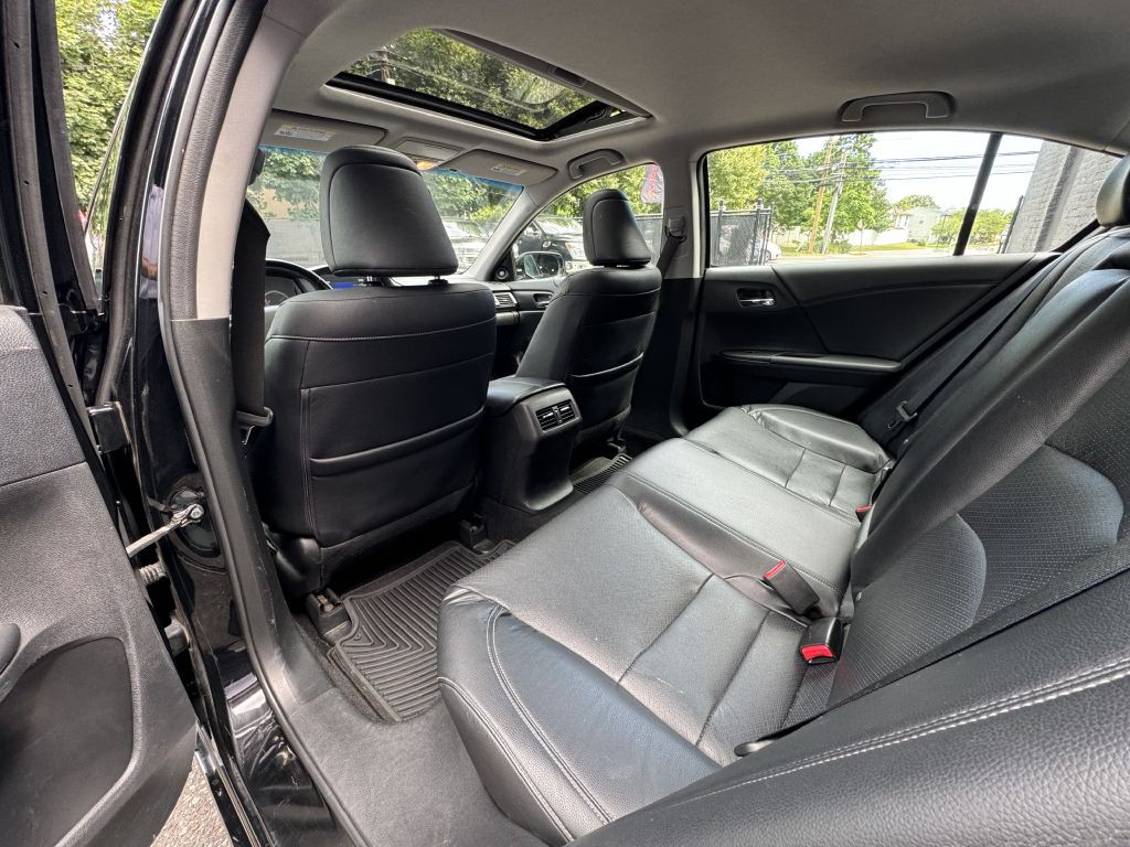 2015 Honda Accord Image 21