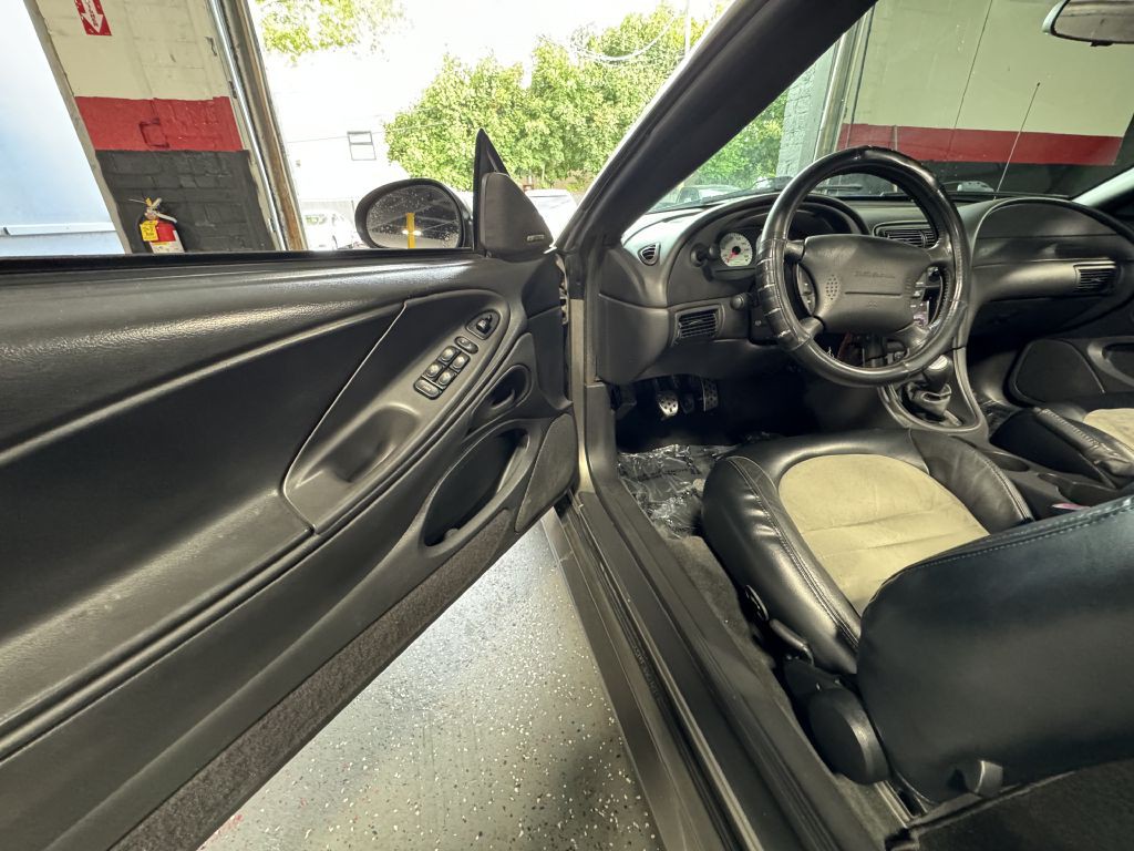 2001 Ford Mustang Image 15